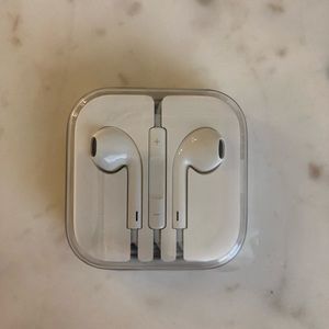 iPhone earphones